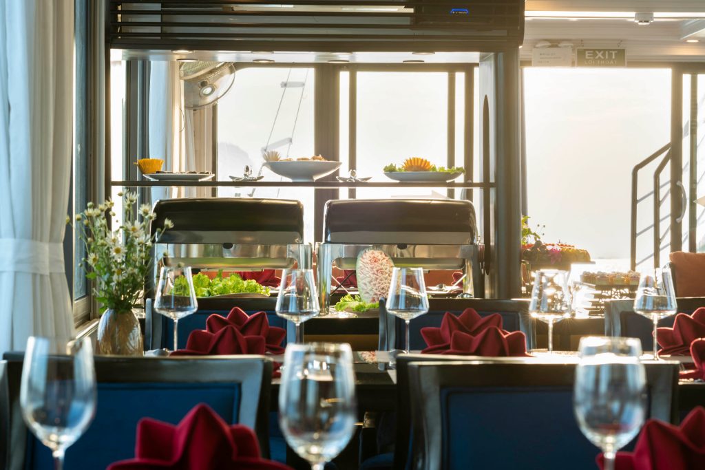 light-cruise-halong-luxury-day-cruise-37